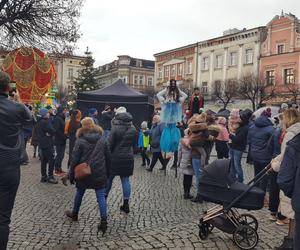 Ekstremalne Mikołajki z NGO w Lesznie przyciagnęły tłumy mieszkańców