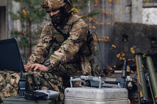 Jak użycie dronów w wojnie zmienia armie świata