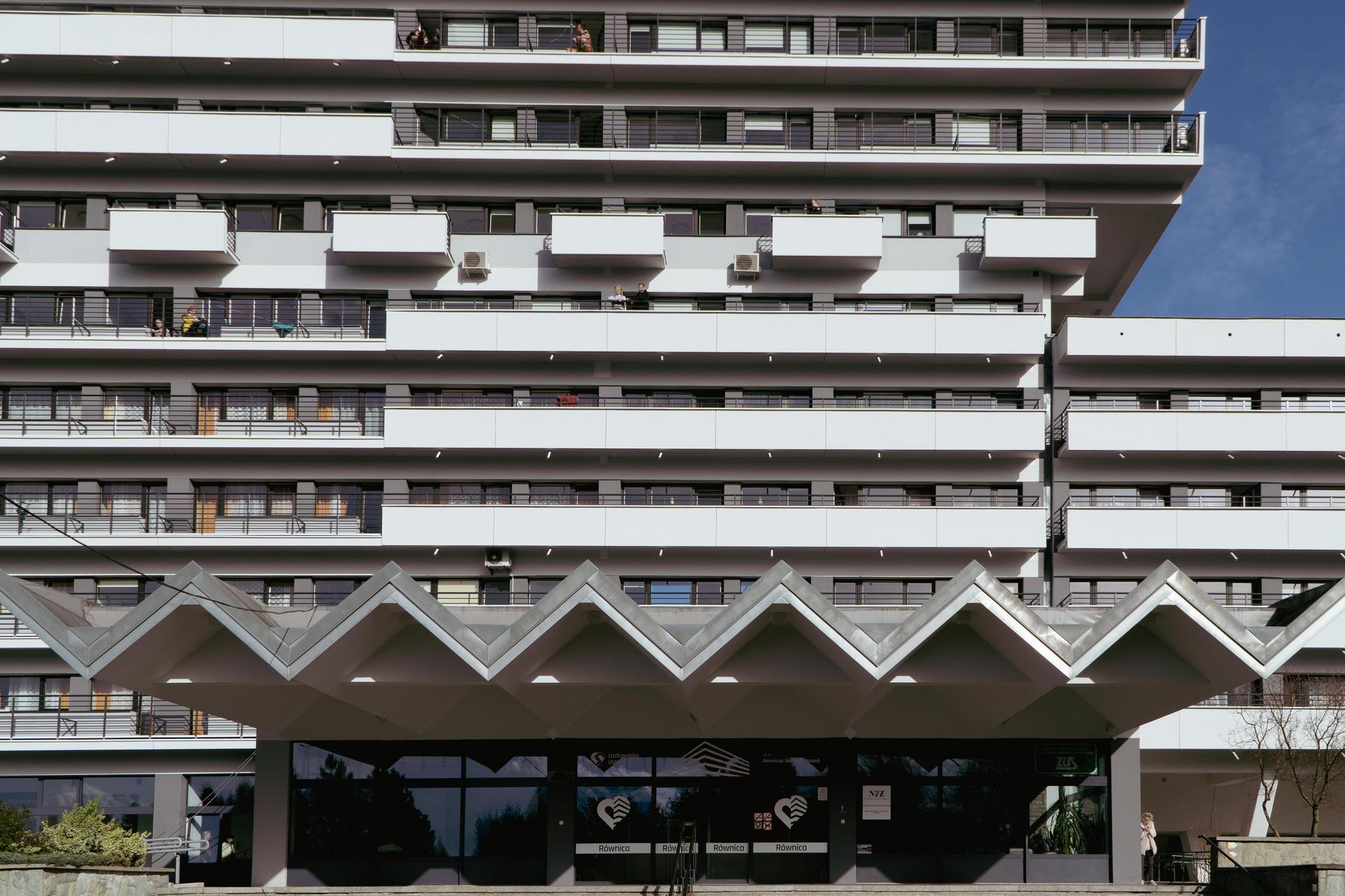 Sanatorium Równica w Ustroniu - zdjęcia. Modernistyczna bryła niczym okręt