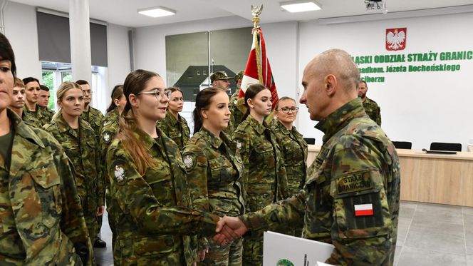 Nowi funkcjonariusze Straży Granicznej zostali przyjęci do służby