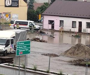 Remont rynku w Wojniczu przedłuży się przez grzęzawisko. Sytuację pogorszyła ulewa