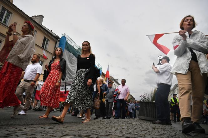 Zdjęcia z Marszu Powstania Warszawskiego