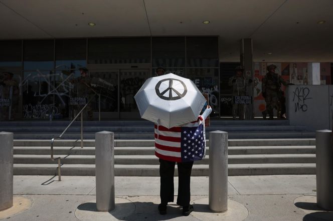 Protesty w Los Angeles coraz silniejsze. Emocje podsycają fałszywe zdjęcia i teorie spiskowe