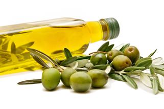 Oliwa z oliwek nie tylko do jedzenia - do czego można użyć oliwy?