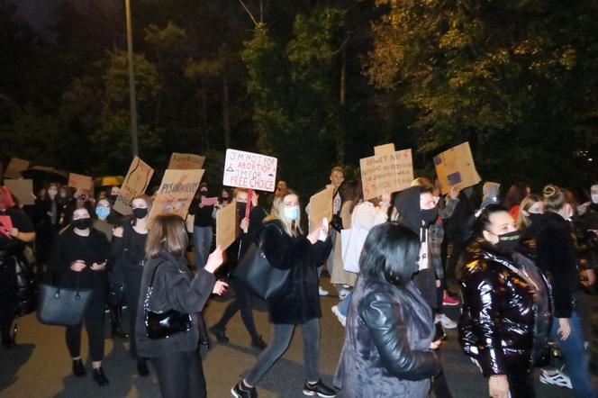 Kalisz: manifestacja na głównych ulicach miasta i pod kurią