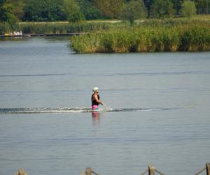 Koniec wakacji, ale nie sezonu kąpielowego. Weekend nad wodą w Przylasku Rusieckim [GALERIA]