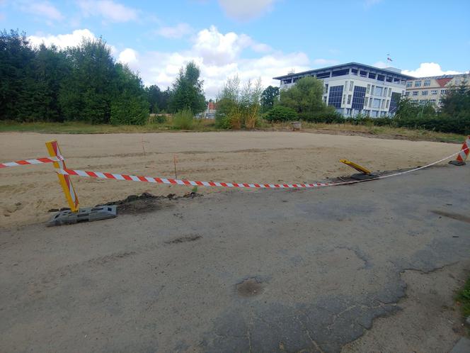 Powstaną nowe miejsca parkingowe przy szczecineckim szpitalu [FOTO]