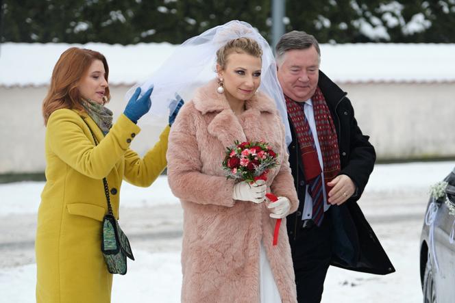 Na Wspólnej odc. 3228. Beata (Katarzyna Ptasińska), Włodek (Mieczysław Hryniewicz), Anastazja (Karolina Bacia)