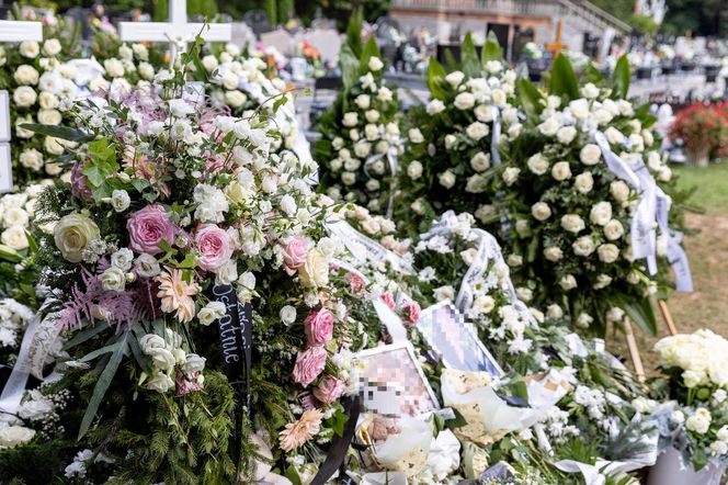 Matka i córeczki zginęły w szambie