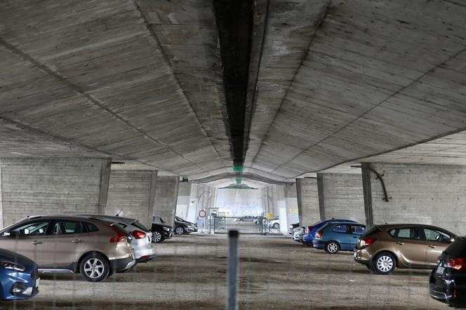 Armagedon na Trasie Łazienkowskiej. Drogowcy zaczynają remont wiaduktów nad Paryską