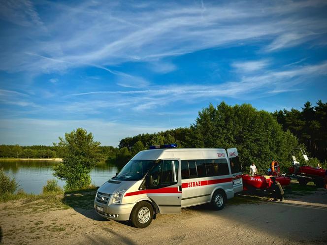 Tragedia pod Chojnowem. Młody mężczyzna utonął w stawie 