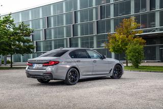 (2021) BMW 545e xDrive PHEV