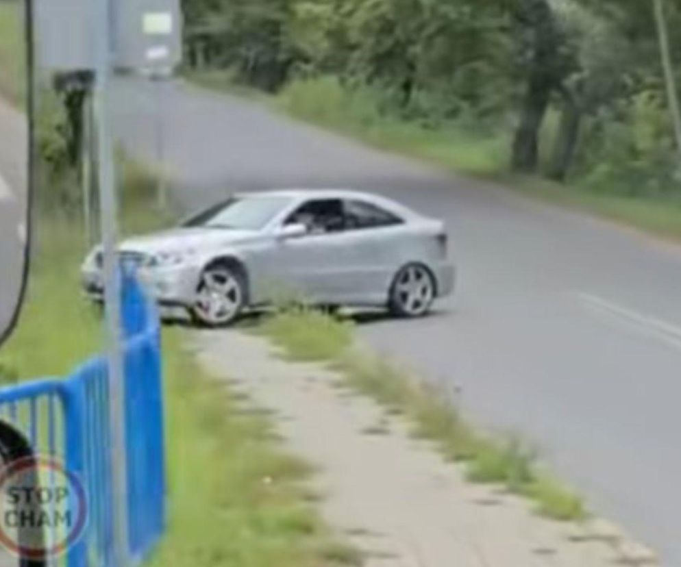 Chciał być jak mistrz driftu. Skończyło się na krawężniku [WIDEO]