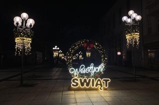 Zielona Góra jest już przygotowana do Świąt Bożego Narodzenia 2023. Te światełka robią wrażenie!	
