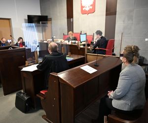 Zaszczepiła 40 dzieci nieznanym preparatem, narażając ich życie i zdrowie. Emerytowana pielęgniarka stanęła przed sądem