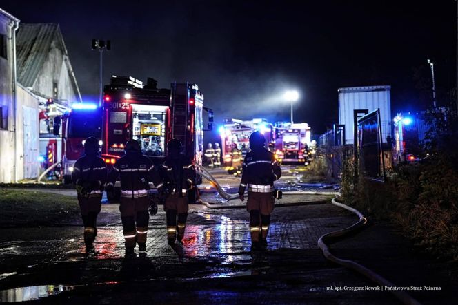 Pożar zakładu meblarskiego w Sadowie