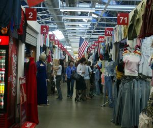 Wnętrze Kupieckich Domów Towarowych - rok 2003