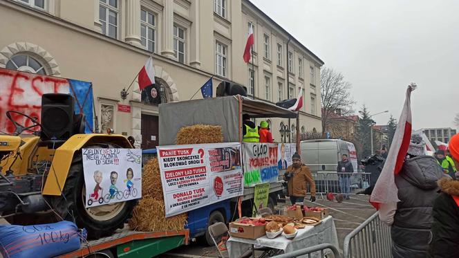 Protest rolników w woj. lubelskim. Rolnicy już czekają w Lublinie. Mamy zdjęcia!