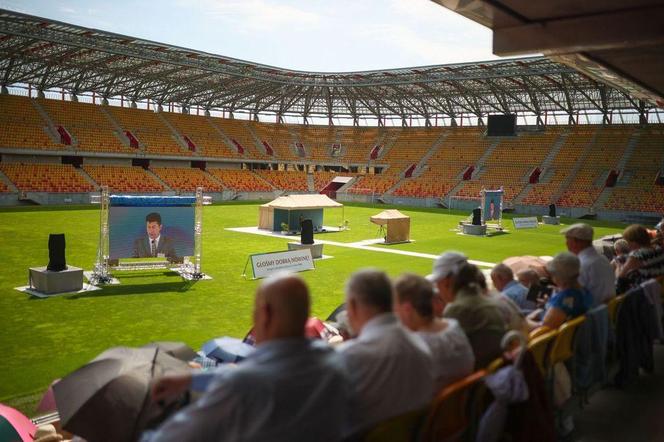 Kongres Świadków Jehowy 2024 na Stadionie Miejskim w Białymstoku