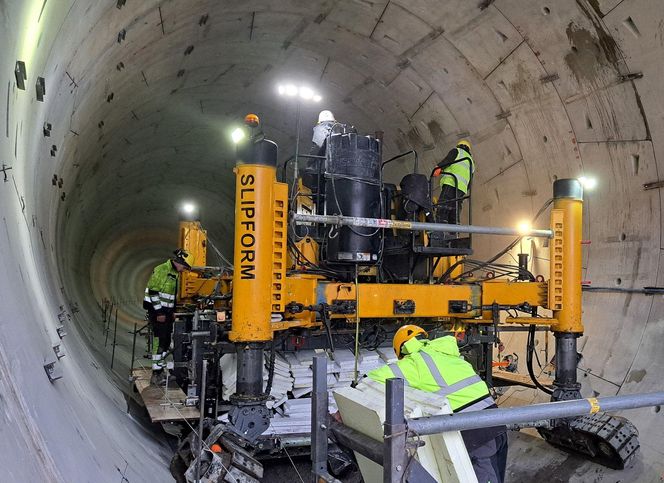 Budowa tunelu w Łodzi - przystanek Polesie