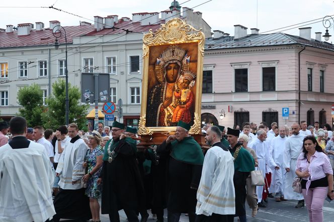 76. rocznica Cudu Lubelskiego. Procesja różańcowa w centrum Lublina