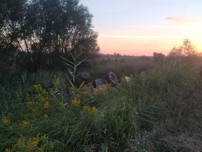 Tragiczny wypadek w Kosinie. Rolnik utonął podczas pracy w polu