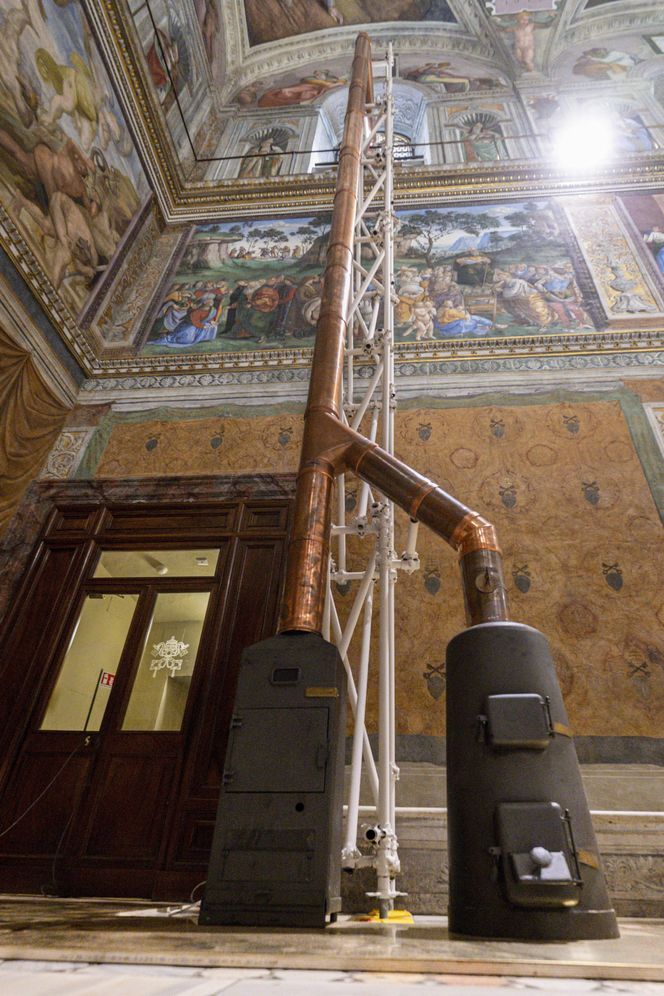 Kaplica Sykstyńska gotowa na konklawe
