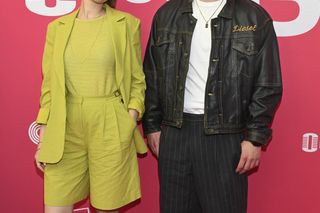 Konferencja prasowa 62. edycji Krajowego Festiwalu Polskiej Piosenki w Opolu. Tłum gwiazd na czerwonym dywanie