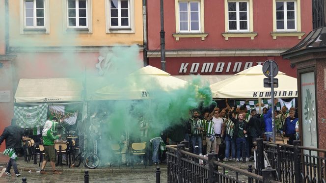 Gorąco przed finałem Ligii Konferencji we Wrocławiu. Tysiące kibiców na Rynku