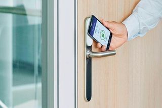 Zamek otwierany smartfonem