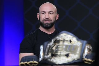 Mistrz KSW Rafał Haratyk walczył kiedyś po drinku. Znakomita anegdota gwiazdy MMA. „Nie czułem”