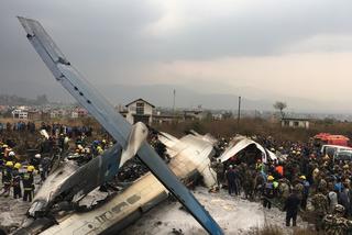 Katastrofa samolotu pasażerskiego w Nepalu. Może być nawet 50 ofiar [ZDJĘCIA I WIDEO]