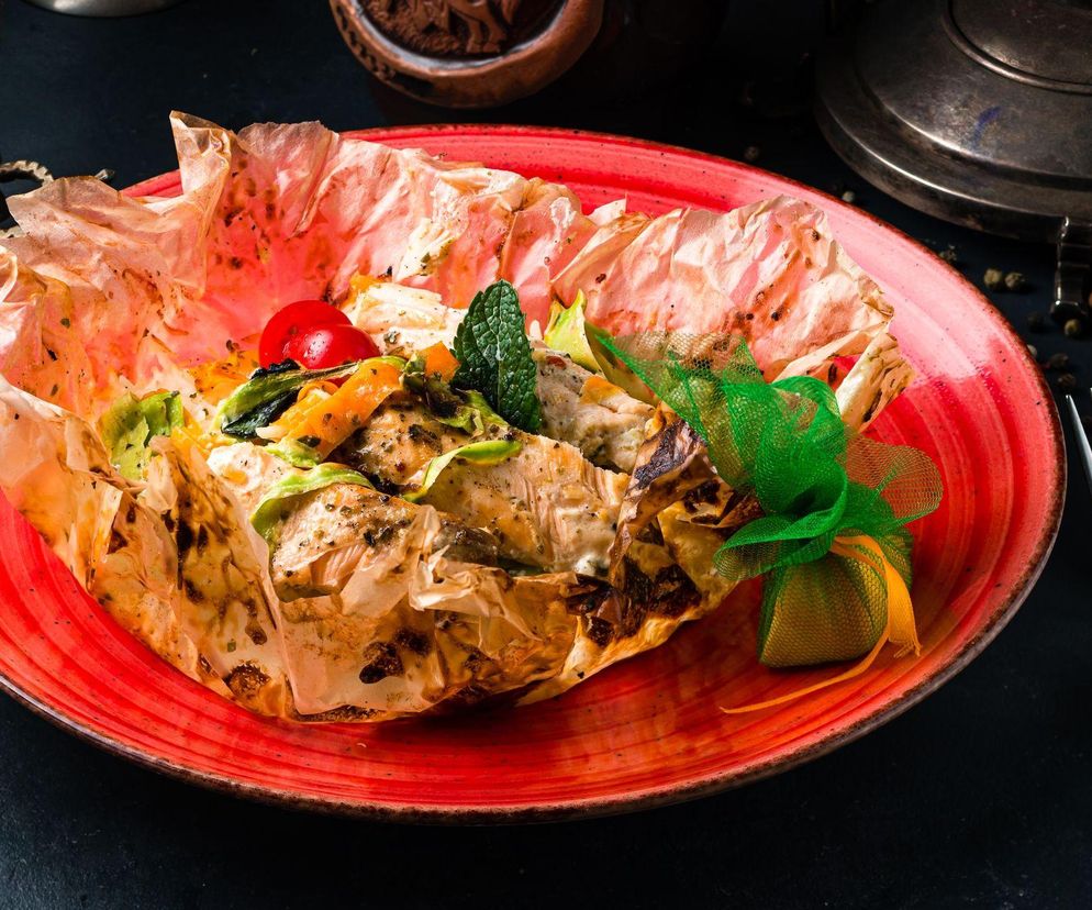 filet z kurczka z ziemniakami w papilotach