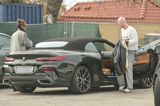 Michał Szpak. Na nogach ma racice