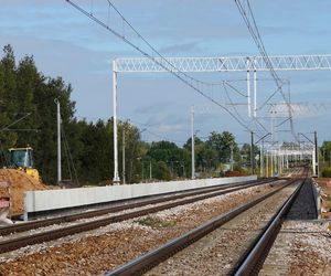 Trwa budowa kładki i przystanku kolejowego na osiedlu Południe. Będzie wprowadzona komunikacja zastępcza 