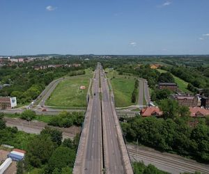 Bytom. Wiadukt na al. Jana Pawła II w fatalnym stanie. Drogowcy zamykają jezdnię