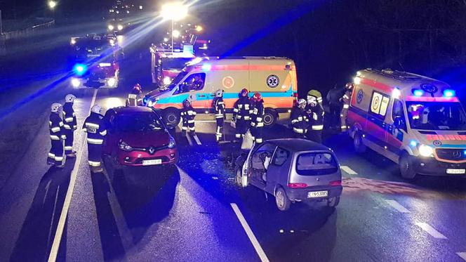 Wypadek na DK 25 w Chmielnikach! Cztery osoby trafiły do szpitala! [ZDJĘCIA]