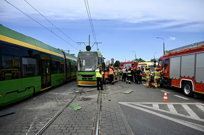 Dwa tramwaje zderzyły się 8 bm. na ul. Hetmańskiej w Poznaniu. Poszkodowanych zostało 15 osób. Jedna jest w stanie ciężkim