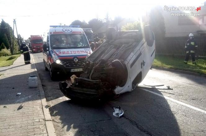 Pijacki rajd dostawczakiem na ulicach Radlina. "To cud, że nikt nie zginął" [ZDJĘCIA]