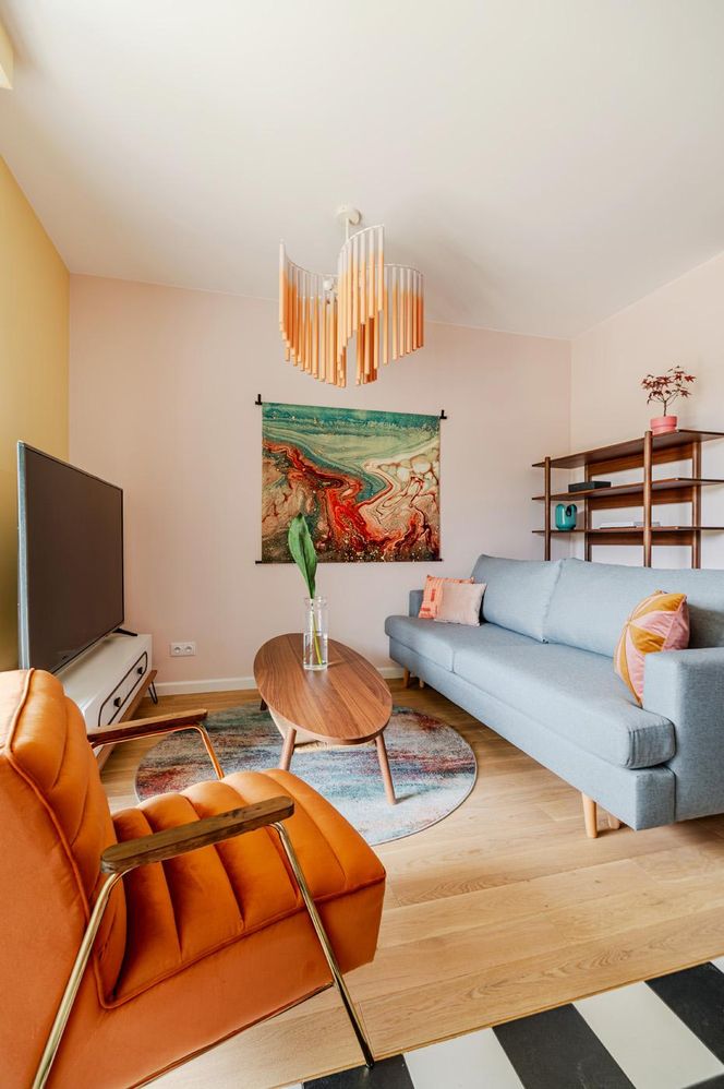 Kolorowe mieszkanie w stylu kalifornijskiego modernizmu