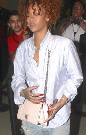 Rihanna w szpilkach z futerkiem