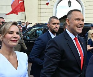 Uroczyste wejście Pary Prezydenckiej do Pałacu Prezydenckiego. Przemarsz ulicami Warszawy