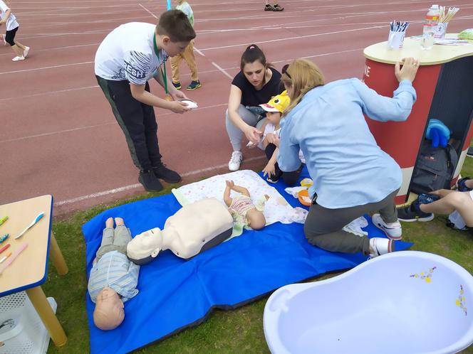 Zobacz uczestników maratonu charytatywnego zorganizowanego przez siedlecką Siedemnastkę