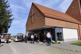 Polonista zamordował matkę i siostrę. Na widok cierpienia najbliższych, trudno znaleźć słowa pocieszenia