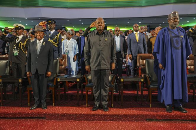 Pękła opona w smaolocie z prezydentem.