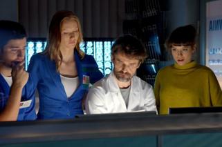 Na dobre i na złe odc. 626. Julka Burska (Aleksandra Hamkało), Adam Krajewski (Grzegorz Daukszewicz), Wiktoria Consalida (Katarzyna Dąbrowska), Paweł Gracz (Marcin Sianko)