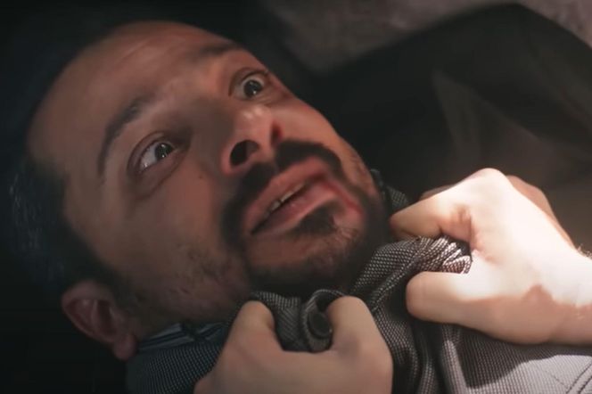 Aziz dotkliwie pobije brata, który go zdradził. Pozbawi go także nazwiska! 