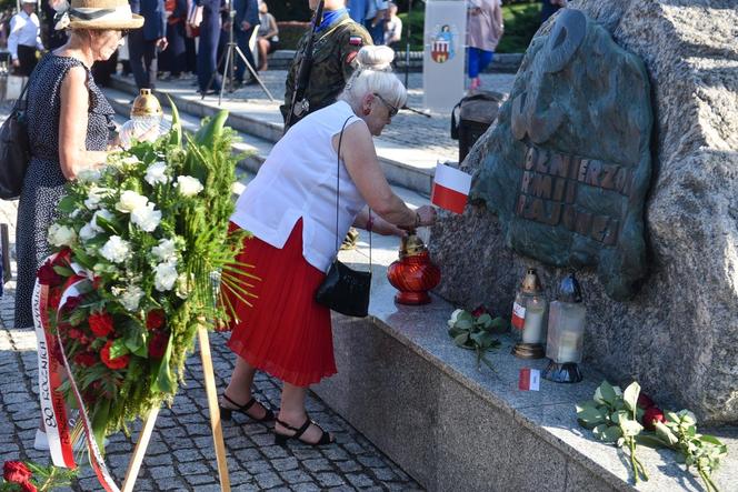 Obchody 80. rocznicy wybuchu Powstania Warszawskiego w Toruniu. Mieszkańcy grodu Kopernika pamiętają o bohaterach