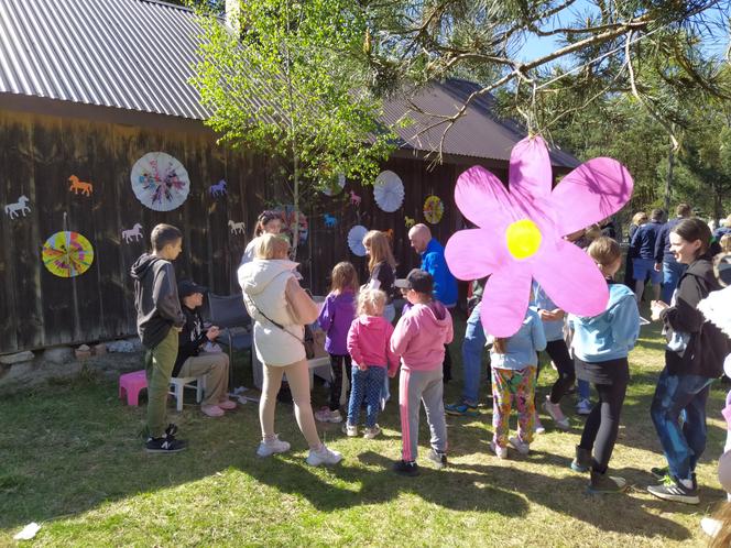 Fotorelacja z rodzinnego pikniku charytatywnego dla zwierząt z okazji I Dnia Konia w Łukówcu - 30.04.2023