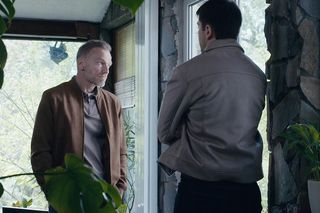 M jak miłość odc. 1881. Dima (Michaił Pszeniczny), Julia (Marta Chodorowska), Nadia (Mira Fareniuk), Magda (Anna Mucha), Andrzej Budzyński (Krystian Wieczorek)